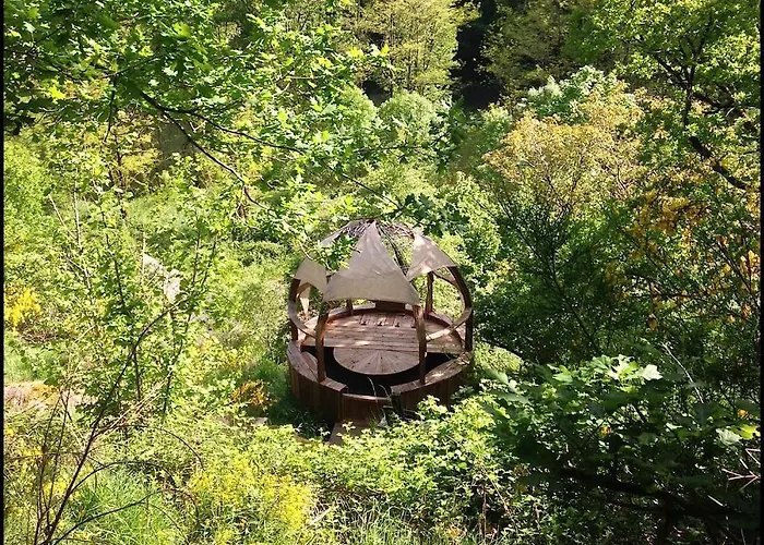 לינה וארוחת בוקר Malrieu Le Fel